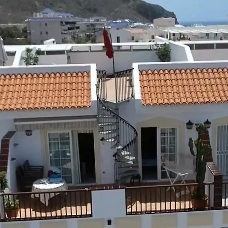 El Mirador Apartment *